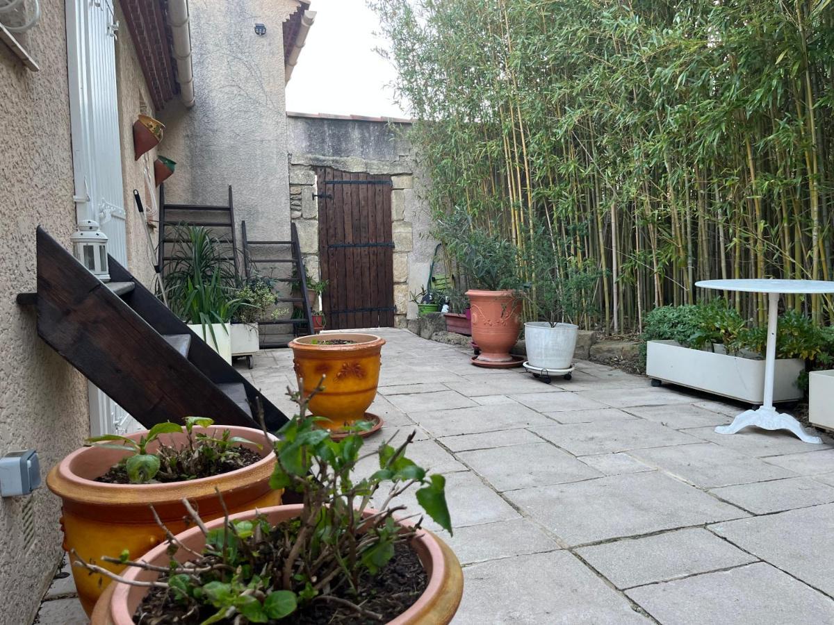 Villa Les Iris Sernhac Extérieur photo